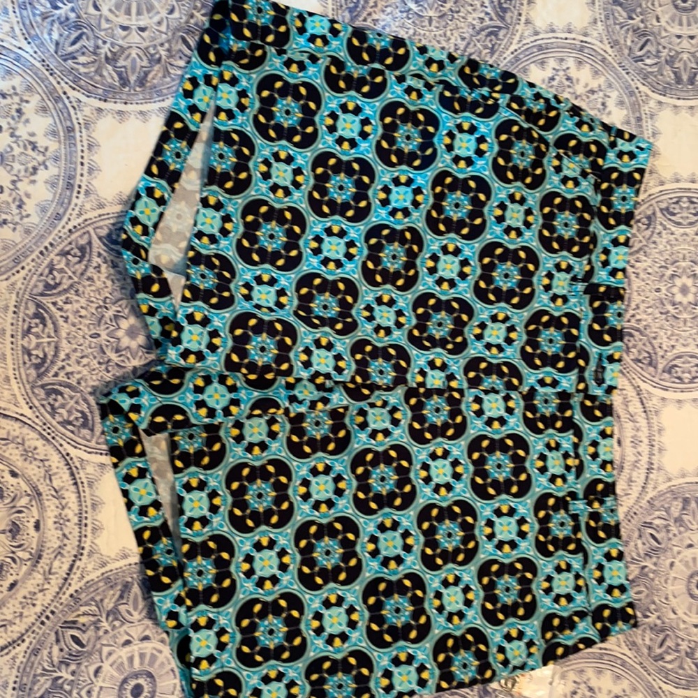 Crown & Ivy Shorts